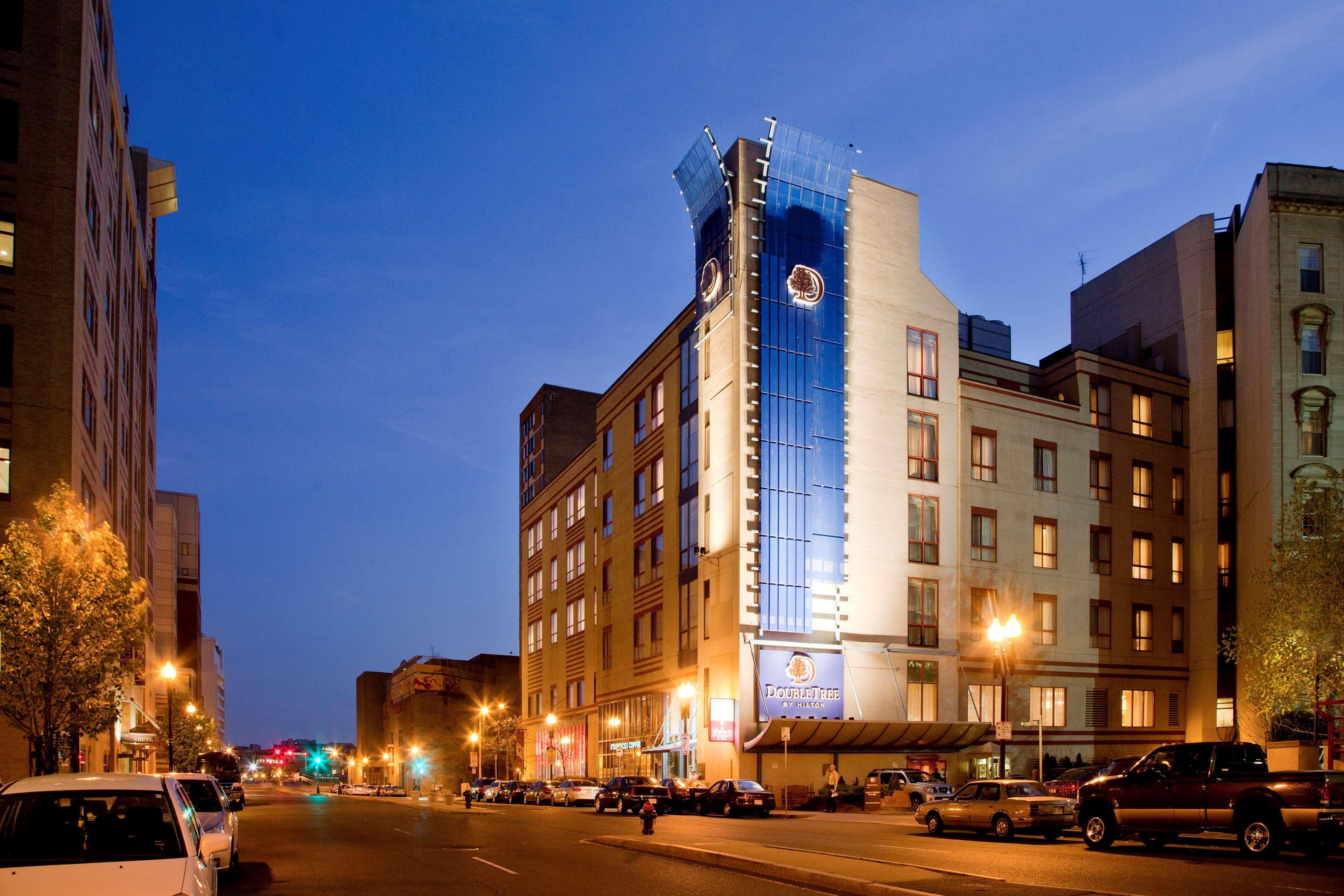 Doubletree By Hilton Hotel Boston - Downtown Exterior photo