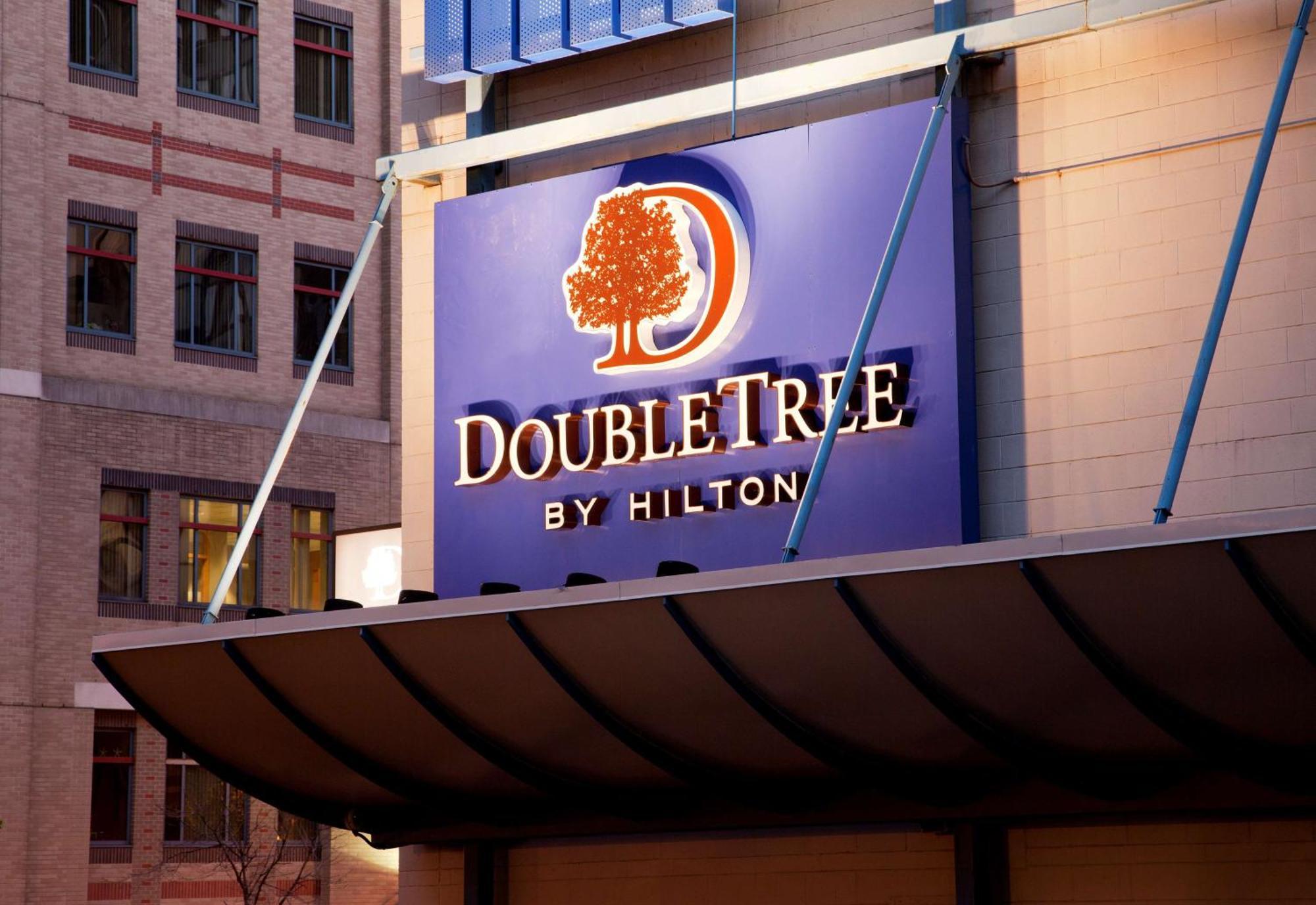 Doubletree By Hilton Hotel Boston - Downtown Exterior photo