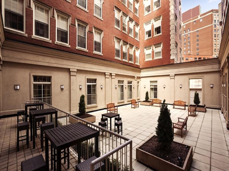 Doubletree By Hilton Hotel Boston - Downtown Exterior photo